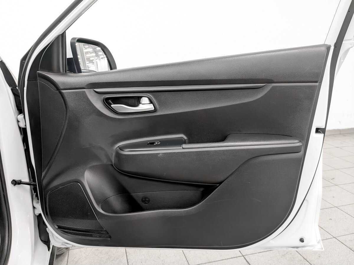 Kia Rio с пробегом — 2020 год. Фото: #19