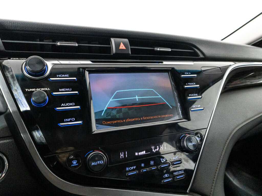 Toyota Camry с пробегом — 2018 год. Фото: #14