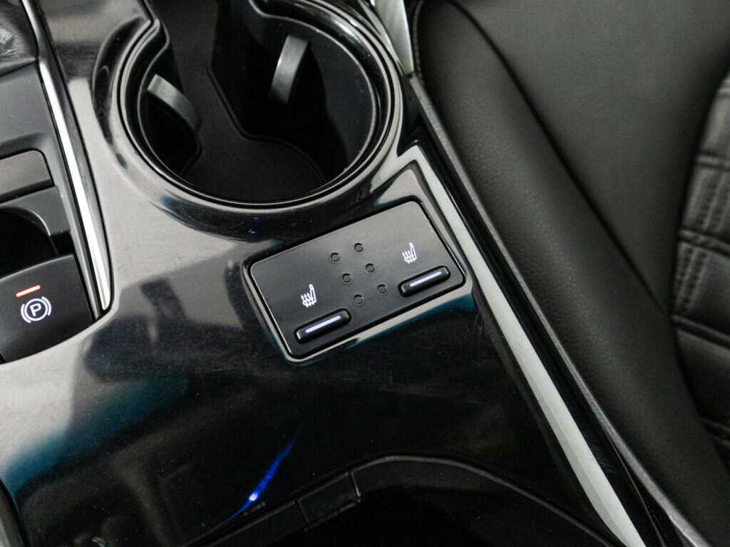 Toyota Camry с пробегом — 2018 год. Фото: #16