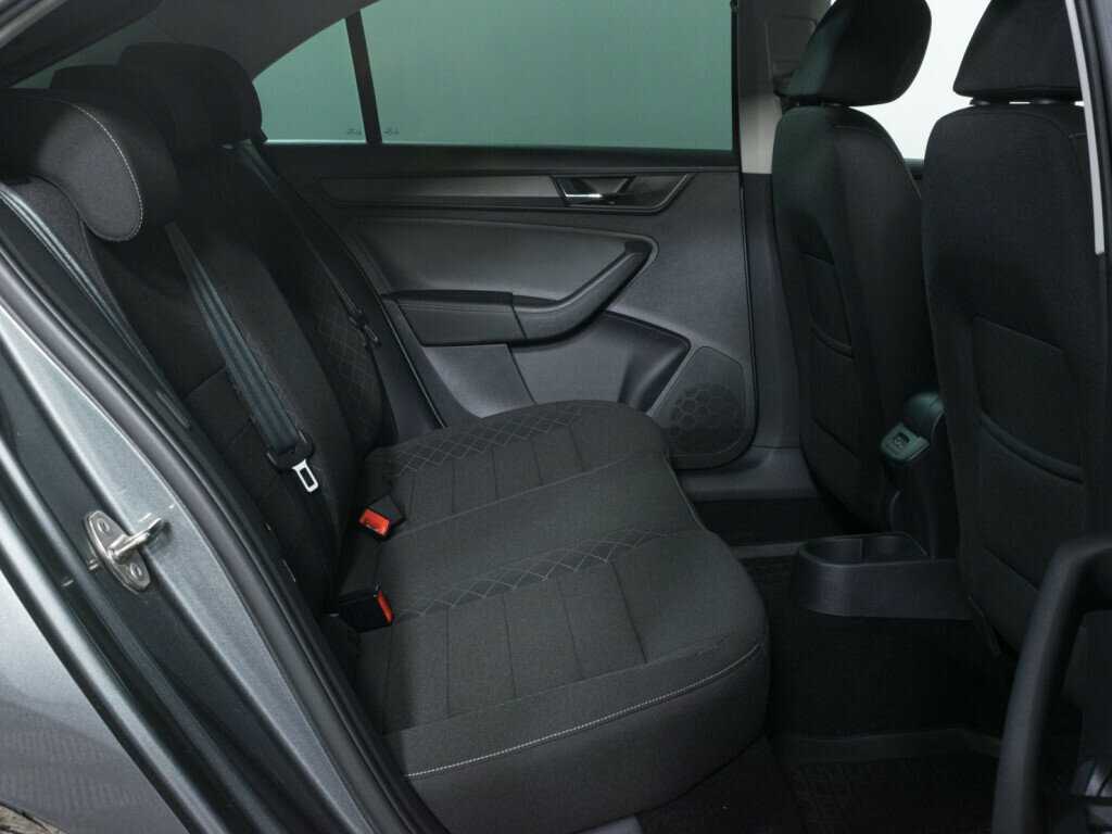 Skoda Rapid с пробегом — 2021 год. Фото: #8