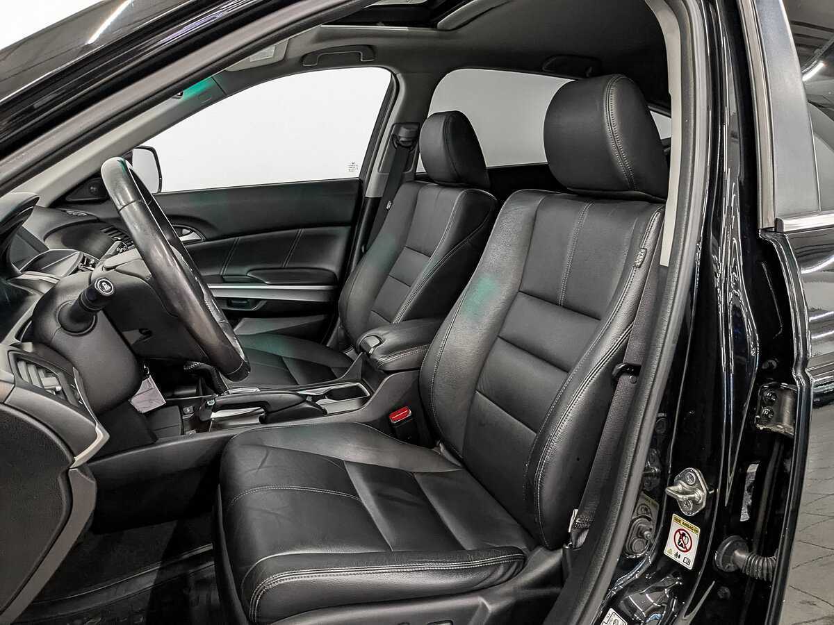 Honda Crosstour с пробегом — 2014 год. Фото: #17