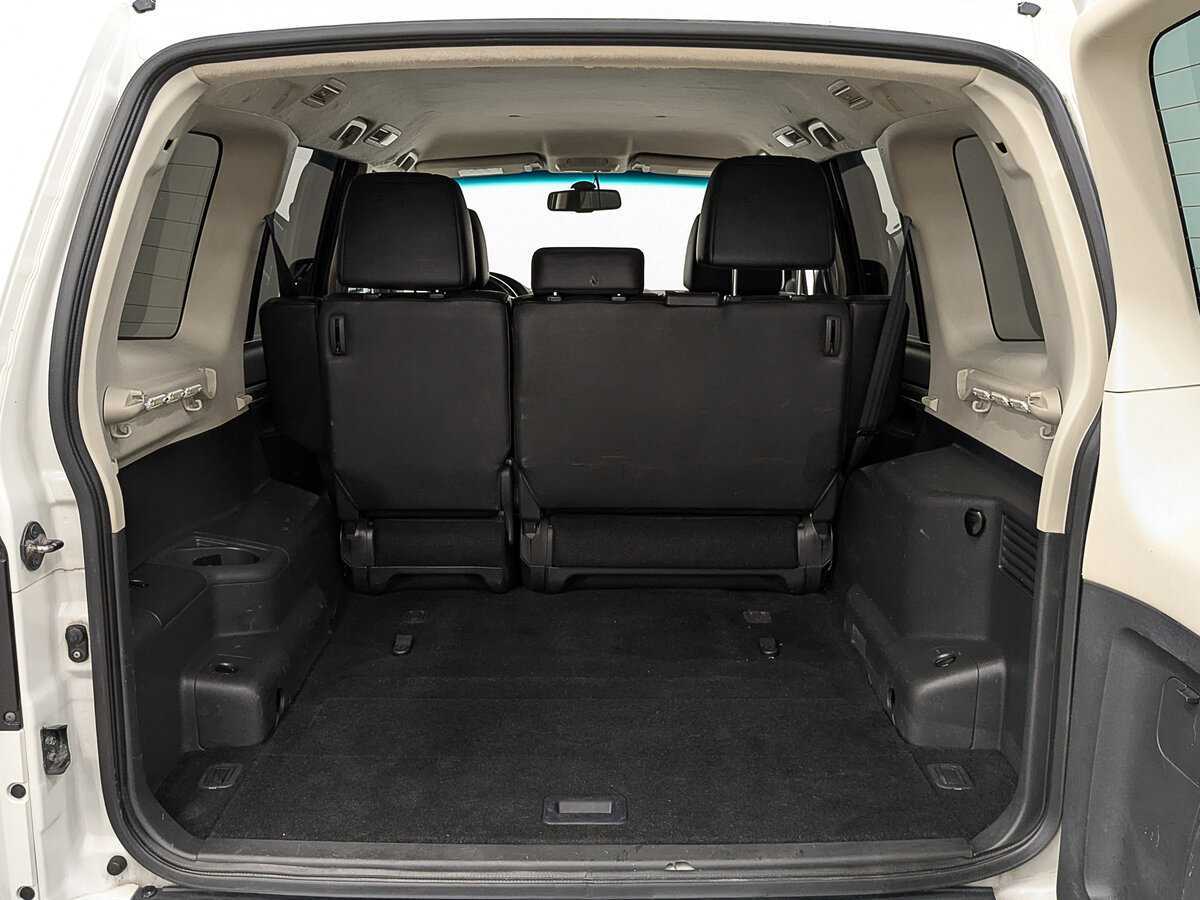 Mitsubishi Pajero с пробегом — 2015 год. Фото: #9