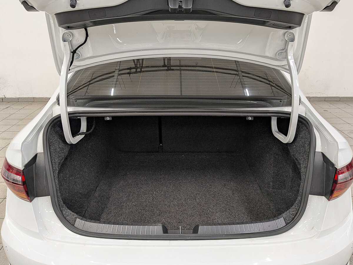 Volkswagen Jetta с пробегом — 2020 год. Фото: #9