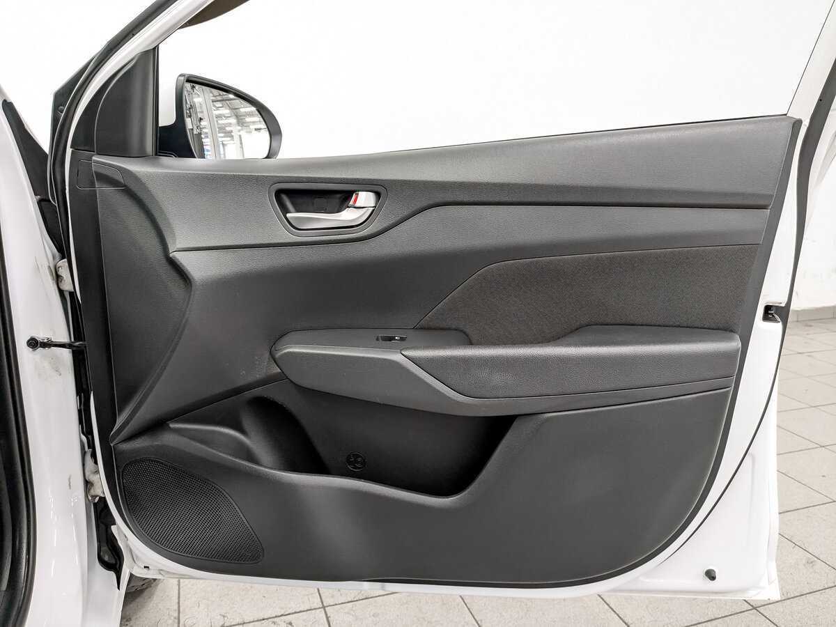 Hyundai Solaris с пробегом — 2021 год. Фото: #23