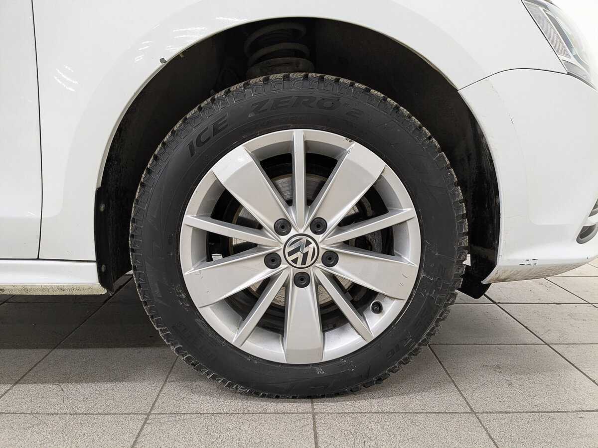 Volkswagen Jetta с пробегом — 2016 год. Фото: #11