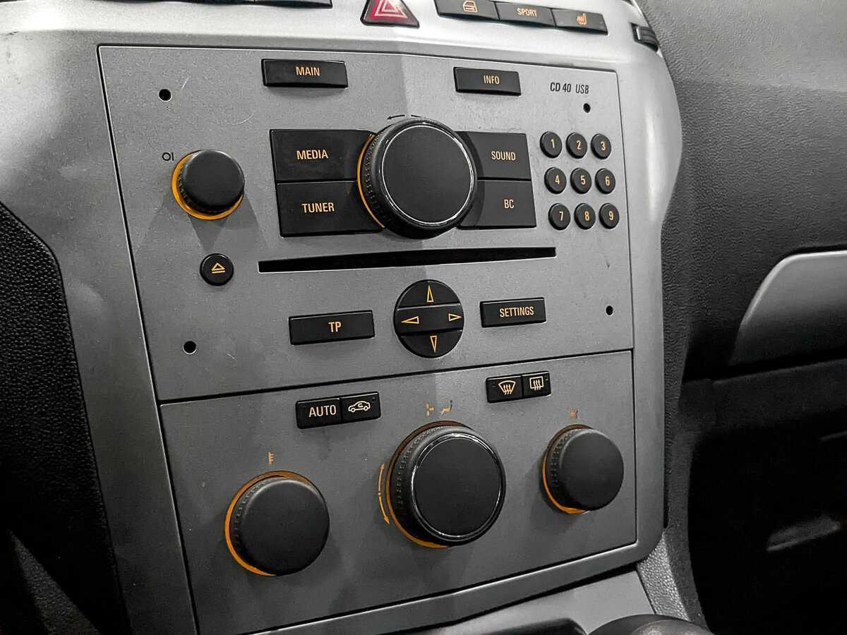 Opel Zafira с пробегом — 2013 год. Фото: #20