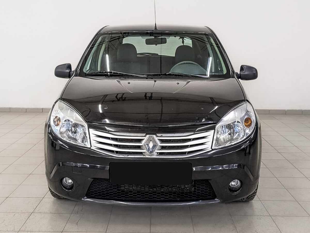 Renault Sandero с пробегом — 2012 год. Фото: #1