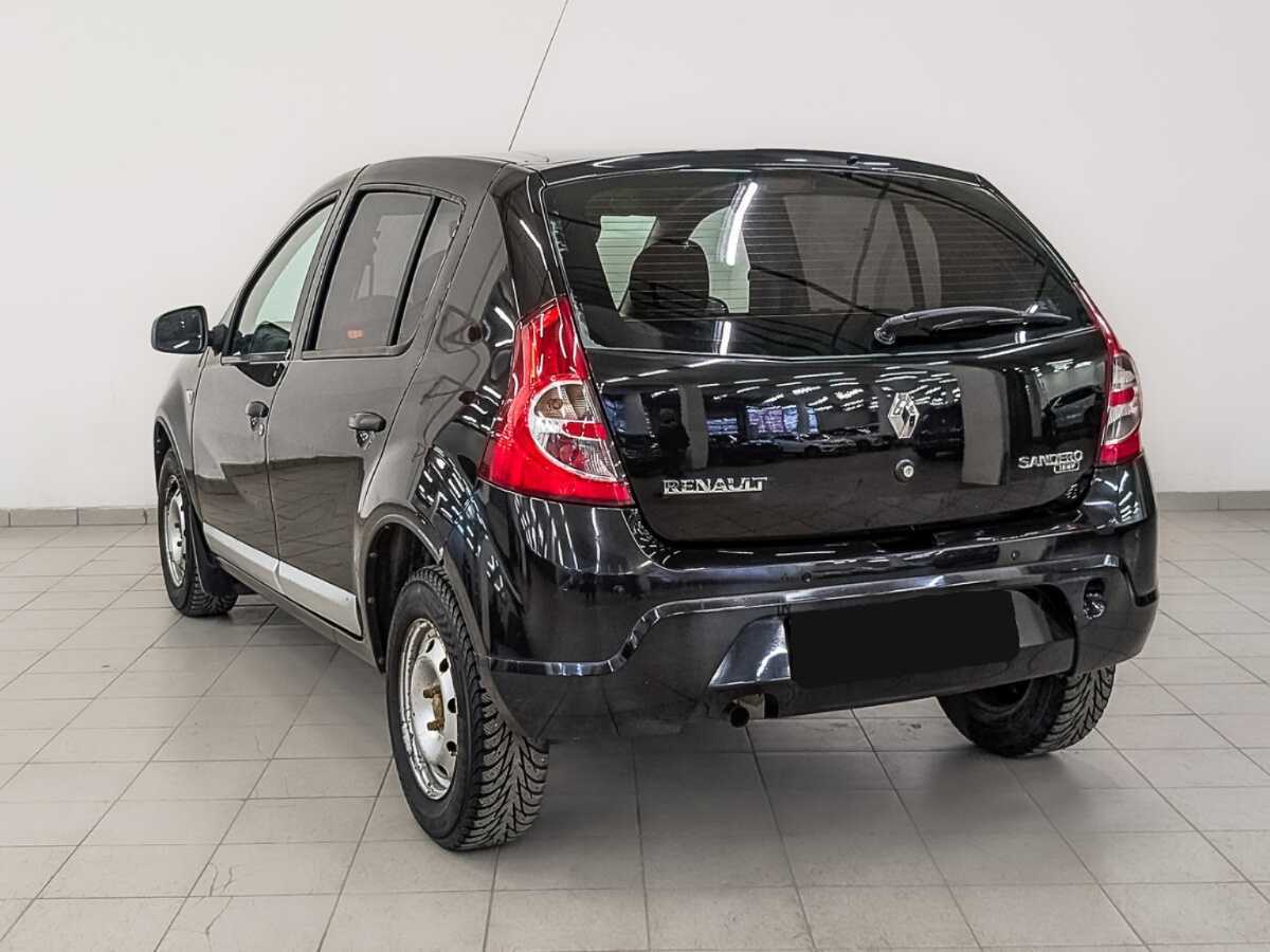 Renault Sandero с пробегом — 2012 год. Фото: #6