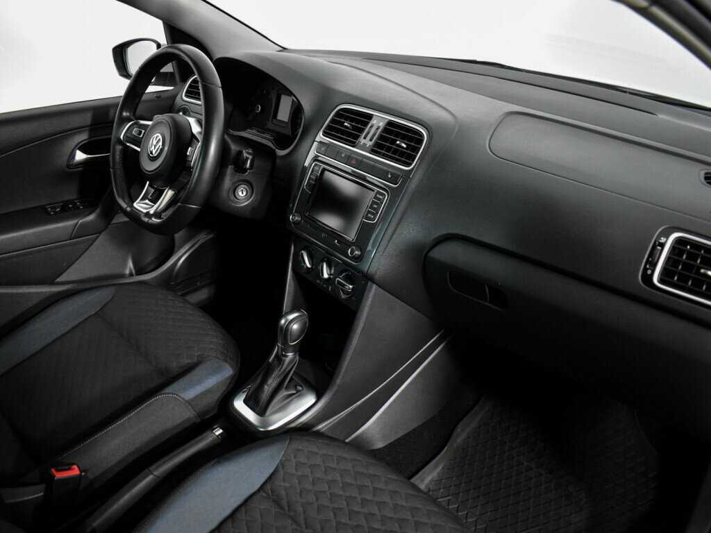 Volkswagen Polo с пробегом — 2019 год. Фото: #10