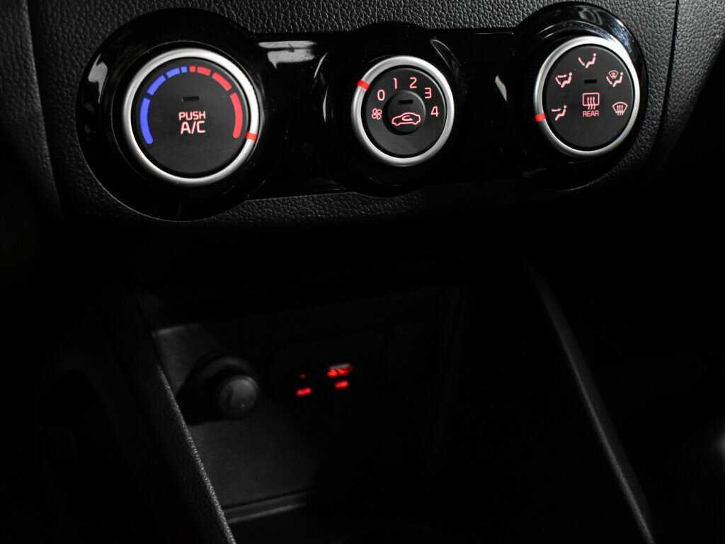 Kia Rio с пробегом — 2016 год. Фото: #17