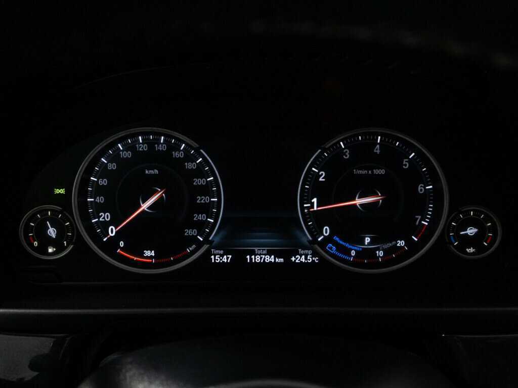 BMW 5 серии с пробегом — 2016 год. Фото: #11