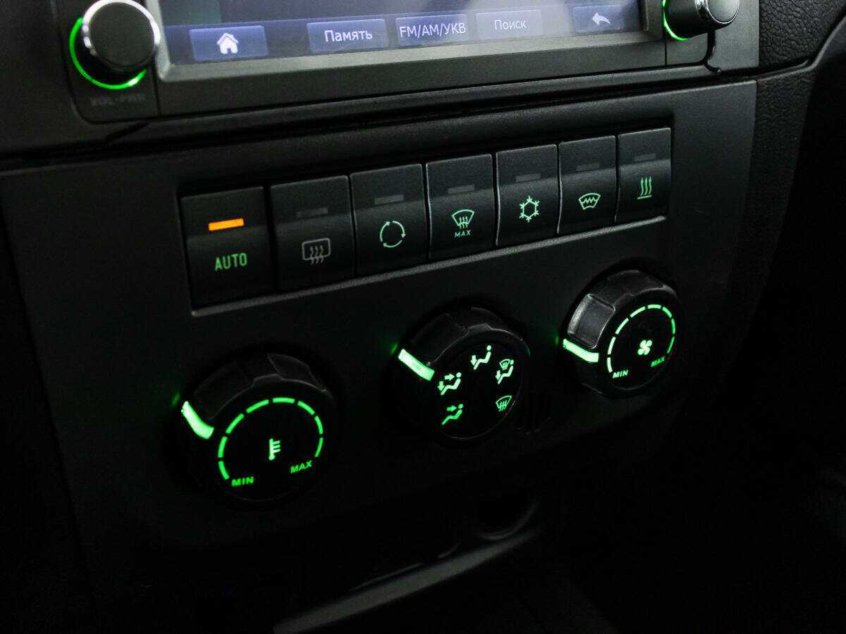 УАЗ Patriot с пробегом — 2015 год. Фото: #11