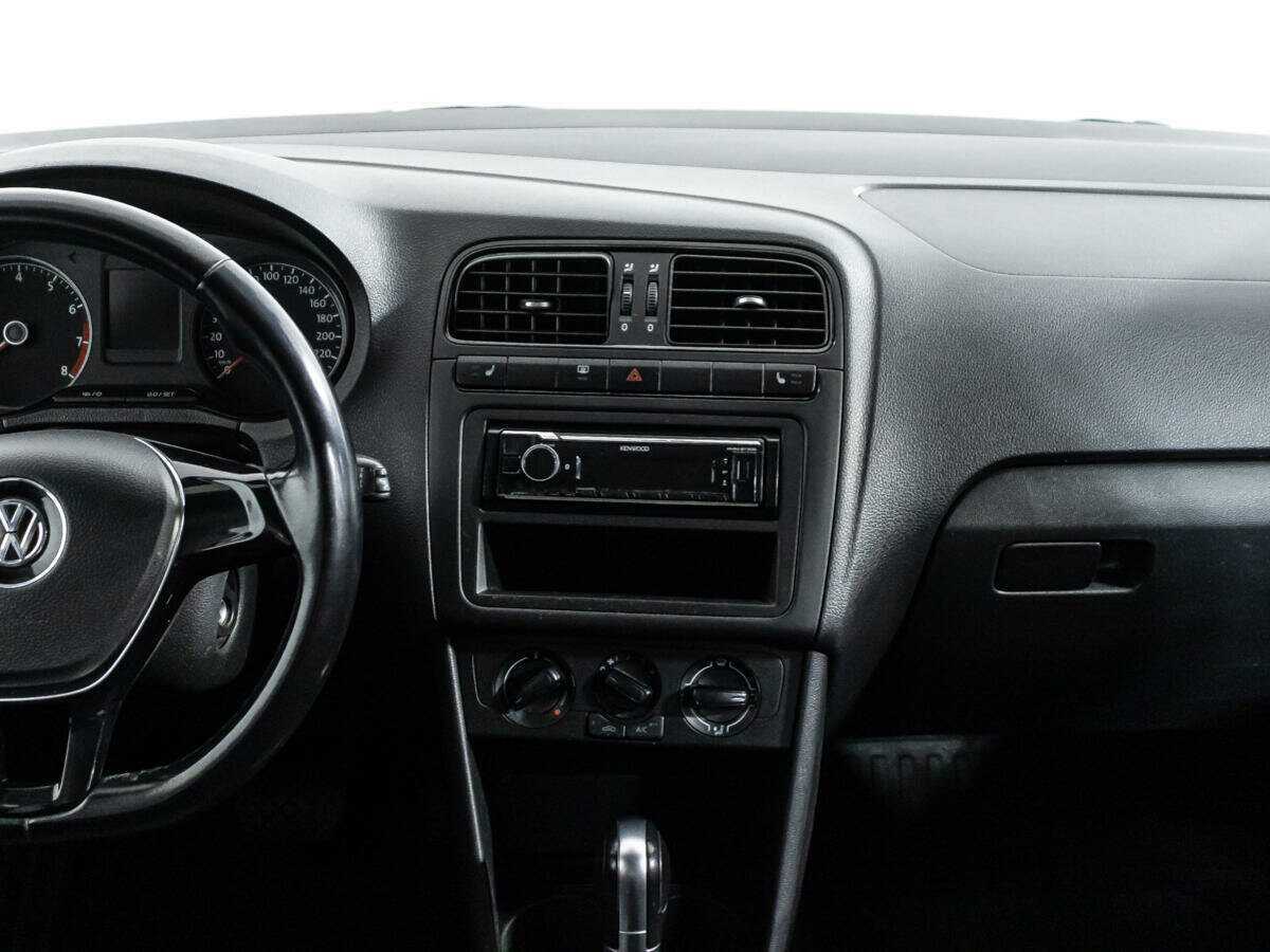 Volkswagen Polo с пробегом — 2016 год. Фото: #13