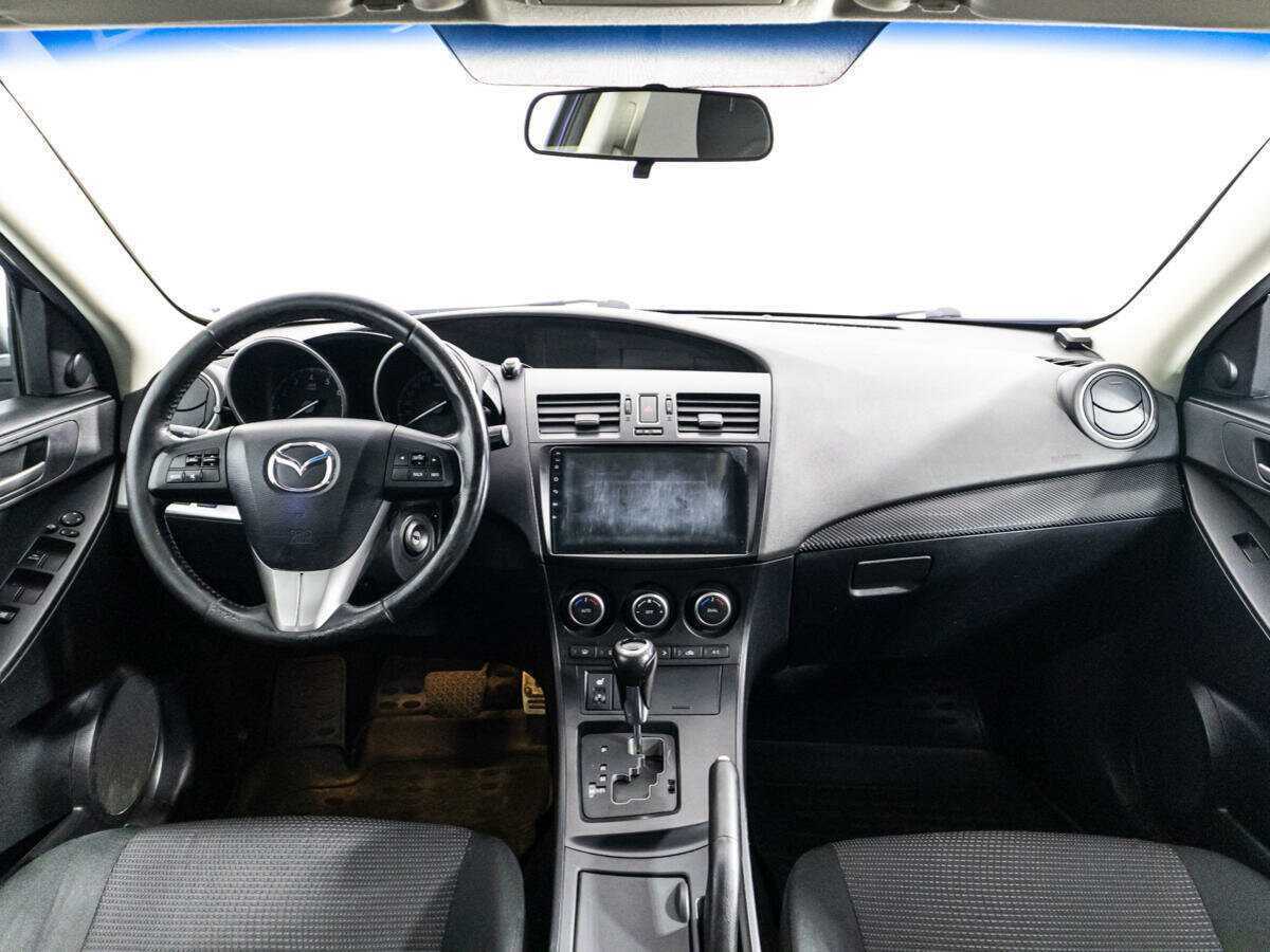 Mazda 3 с пробегом — 2012 год. Фото: #12