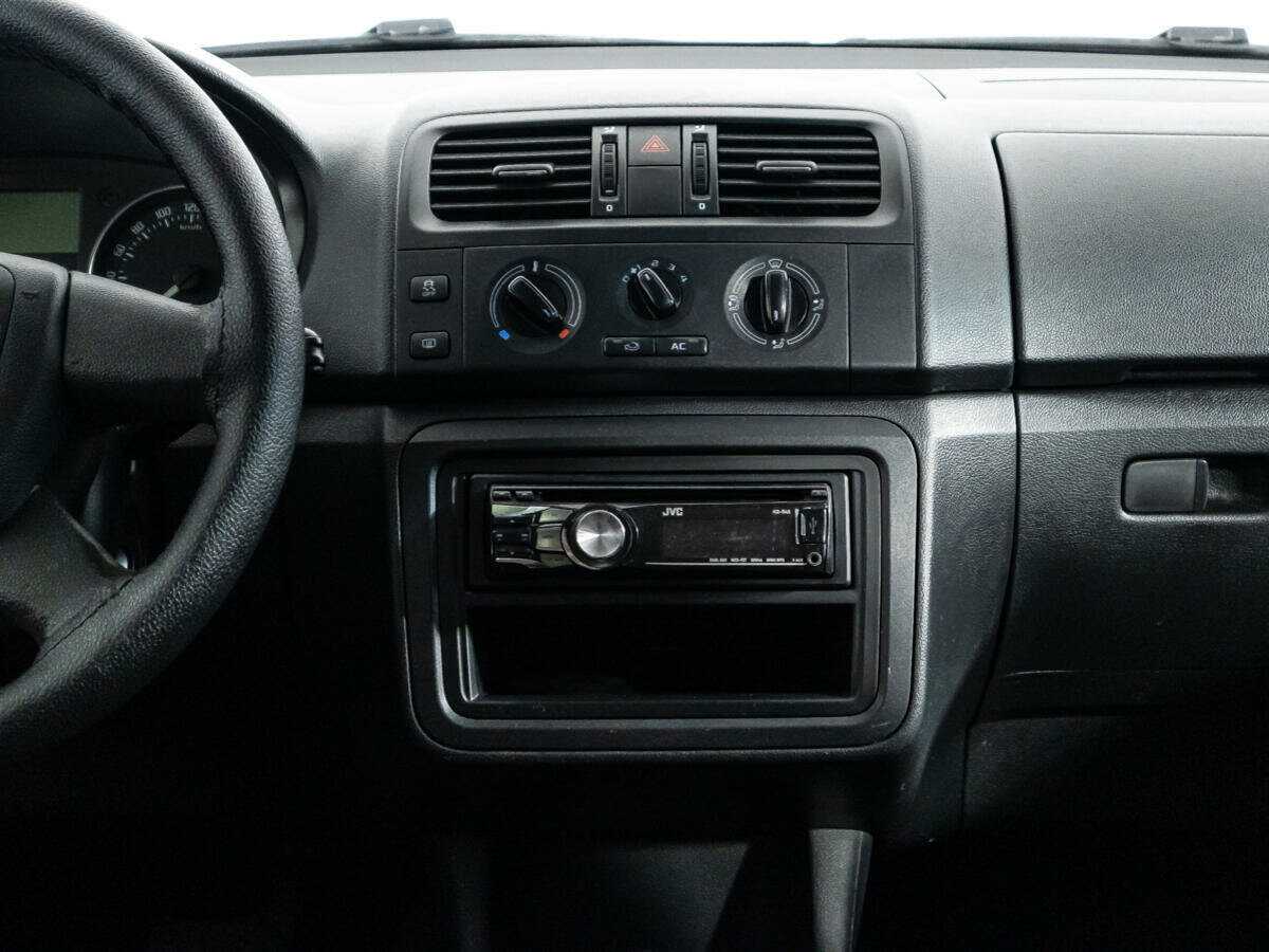 Skoda Fabia с пробегом — 2012 год. Фото: #12