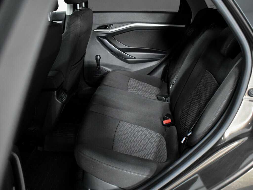 Lada (ВАЗ) Vesta с пробегом — 2019 год. Фото: #9