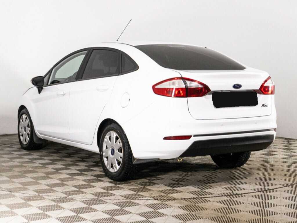 Ford Fiesta с пробегом — 2015 год. Фото: #6