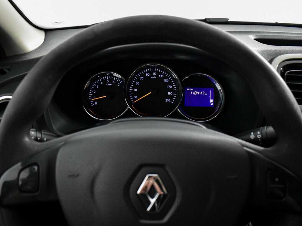 Renault Logan с пробегом — 2017 год. Фото: #13