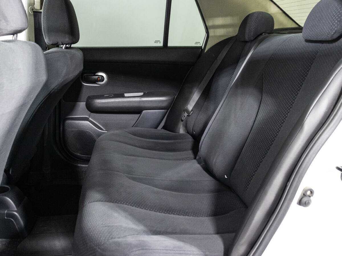 Nissan Tiida с пробегом — 2013 год. Фото: #9