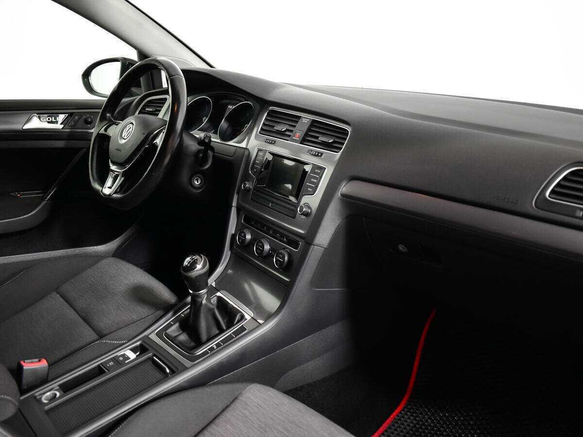 Volkswagen Golf с пробегом — 2013 год. Фото: #8