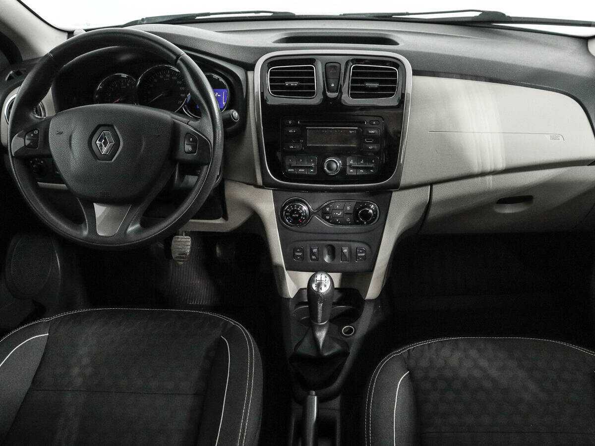 Renault Logan с пробегом — 2014 год. Фото: #11
