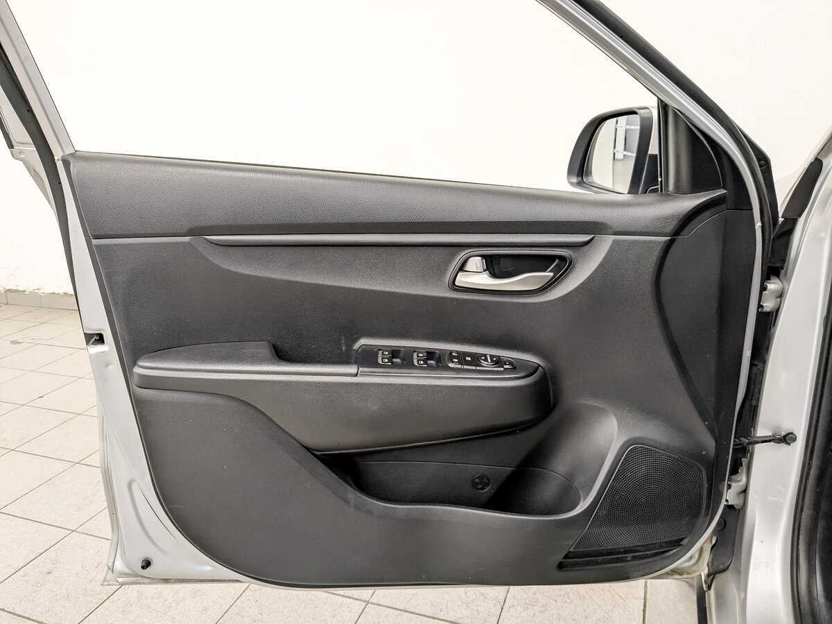 Kia Rio с пробегом — 2020 год. Фото: #18