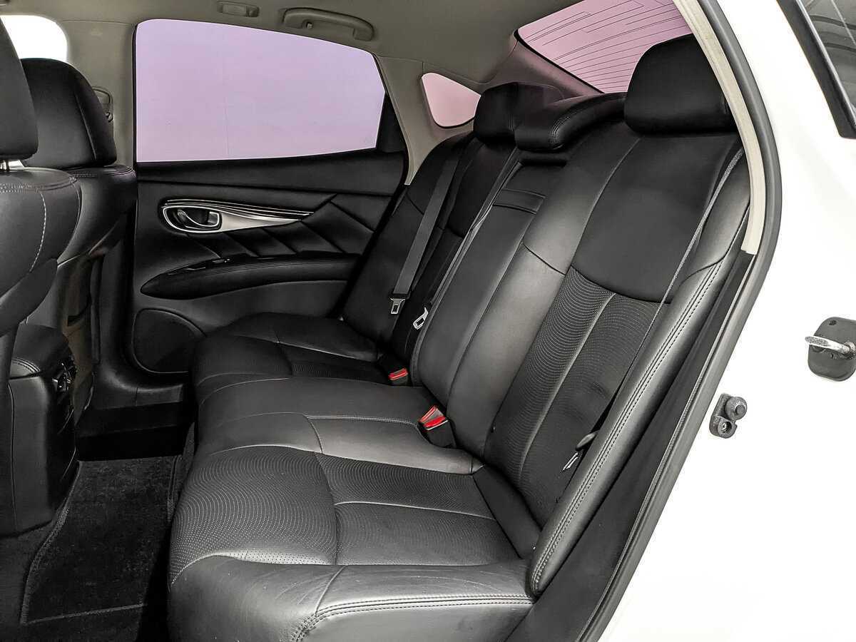 Infiniti Q70 с пробегом — 2016 год. Фото: #17