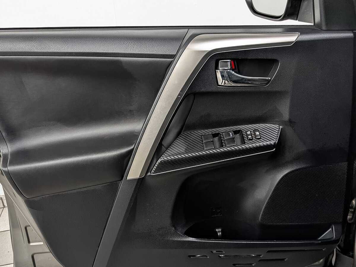 Toyota RAV4 с пробегом — 2014 год. Фото: #18