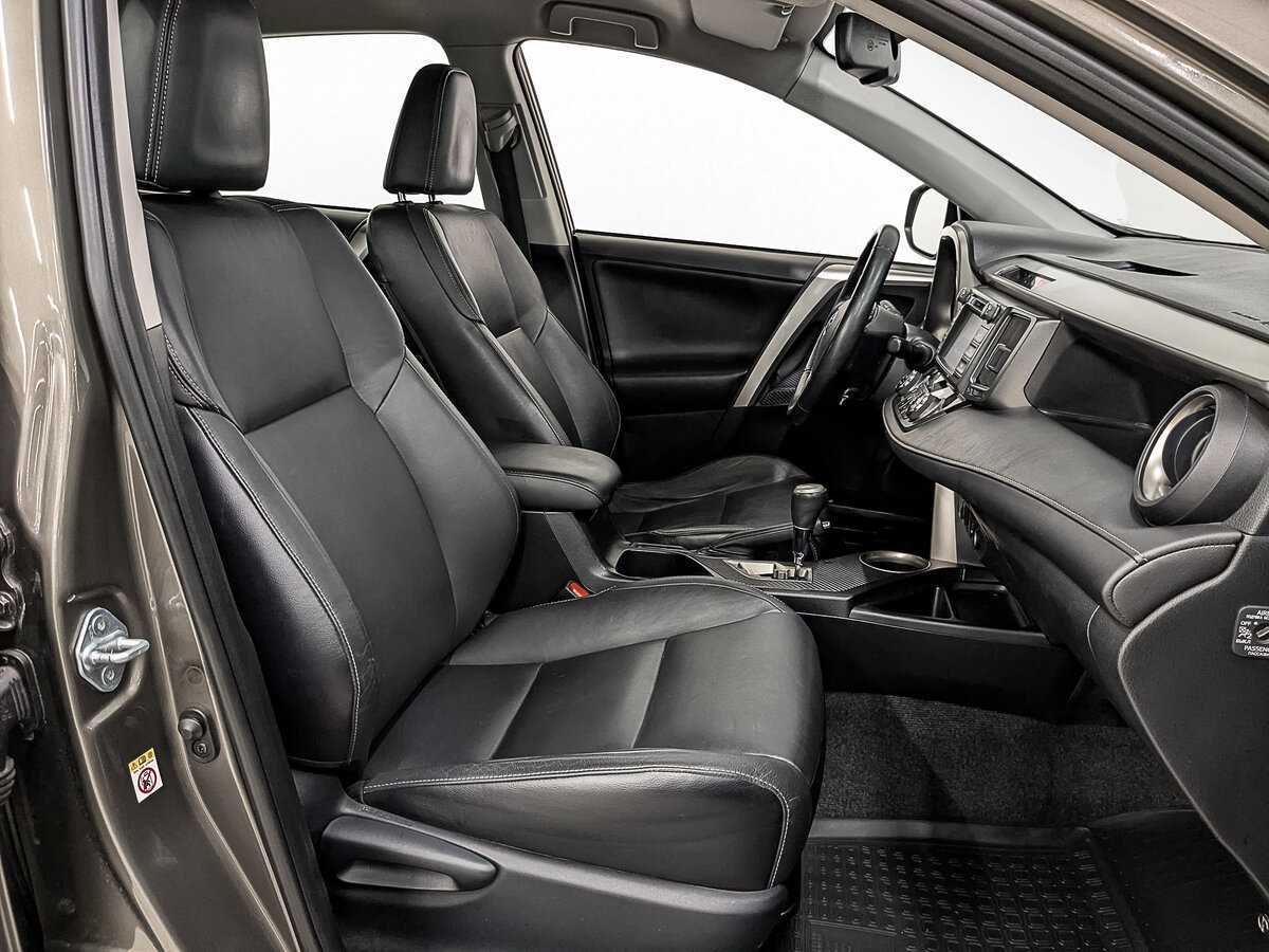 Toyota RAV4 с пробегом — 2014 год. Фото: #22