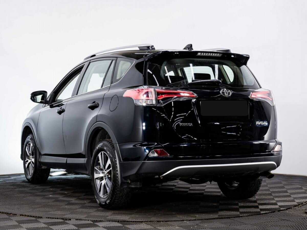 Toyota RAV4 с пробегом — 2017 год. Фото: #3