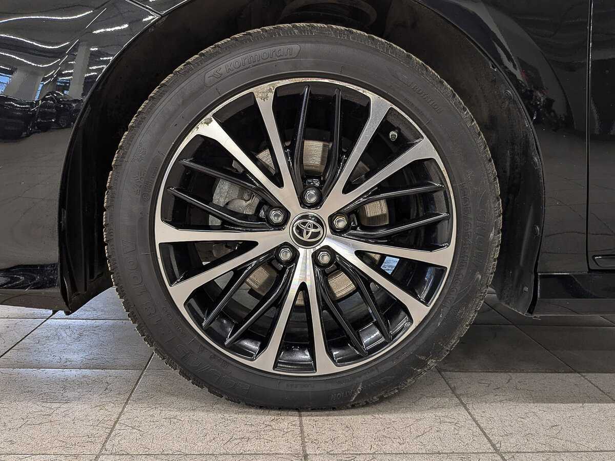 Toyota Camry с пробегом — 2020 год. Фото: #11