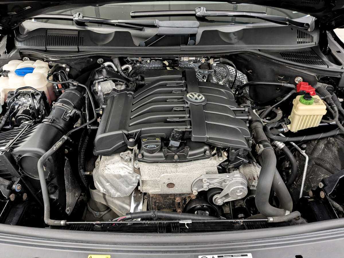 Volkswagen Touareg с пробегом — 2013 год. Фото: #8