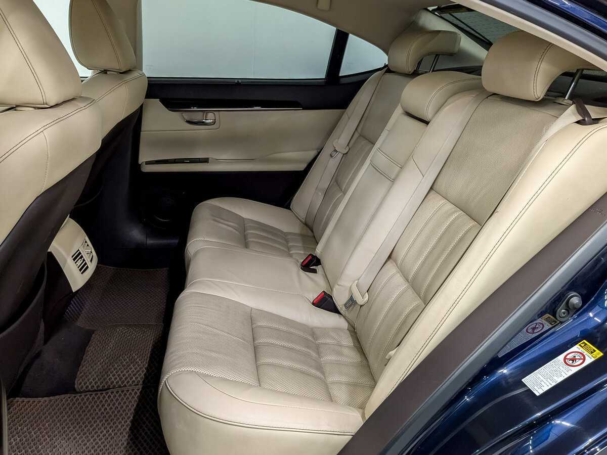 Lexus ES с пробегом — 2015 год. Фото: #11