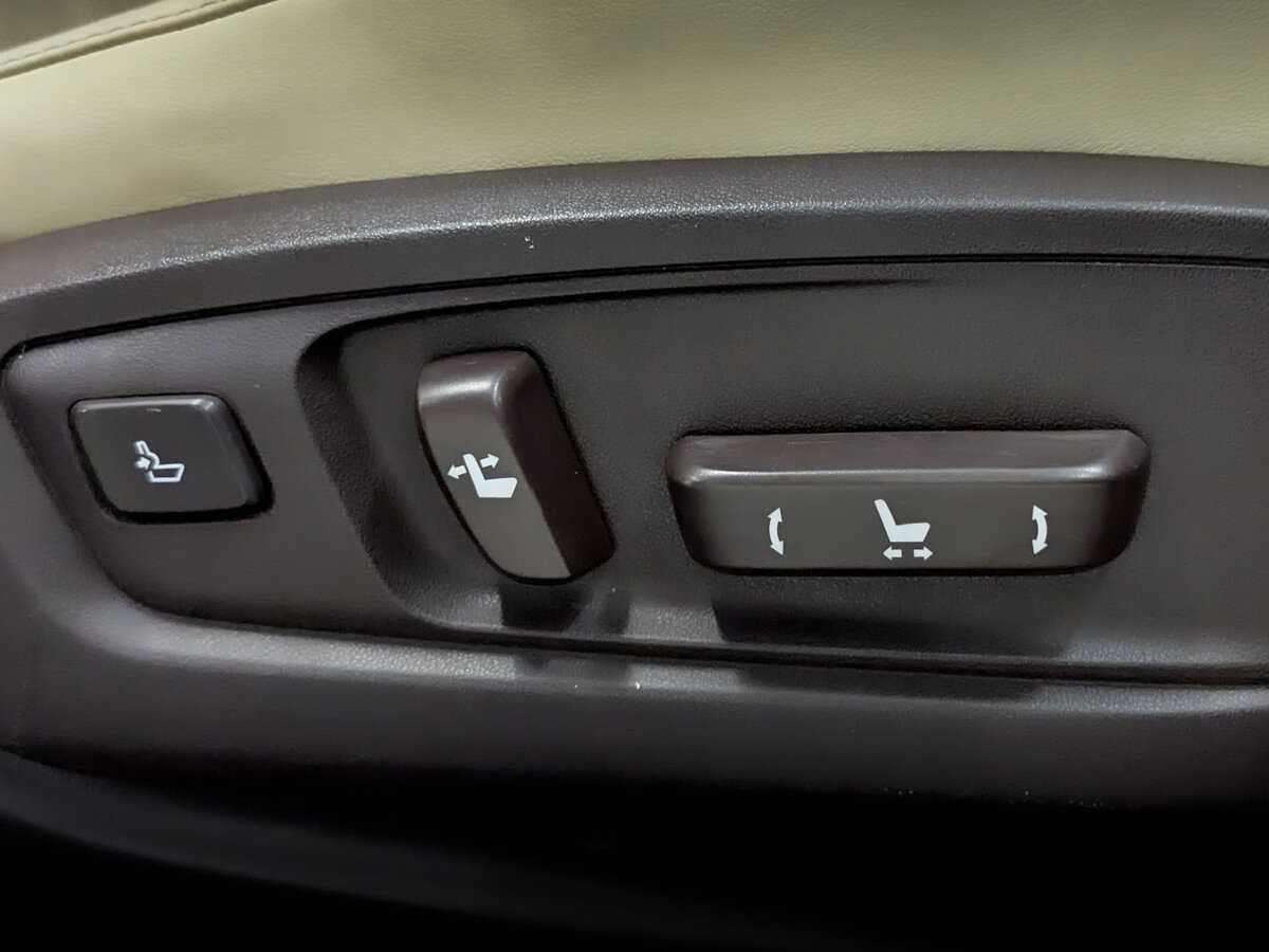 Lexus ES с пробегом — 2015 год. Фото: #20