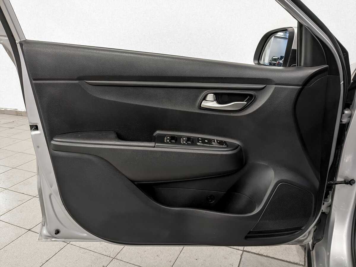 Kia Rio с пробегом — 2020 год. Фото: #18