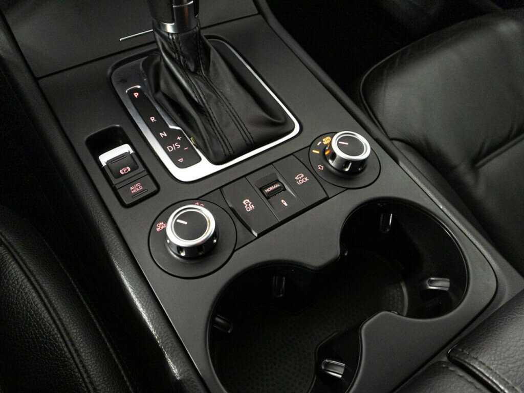 Volkswagen Touareg с пробегом — 2013 год. Фото: #13