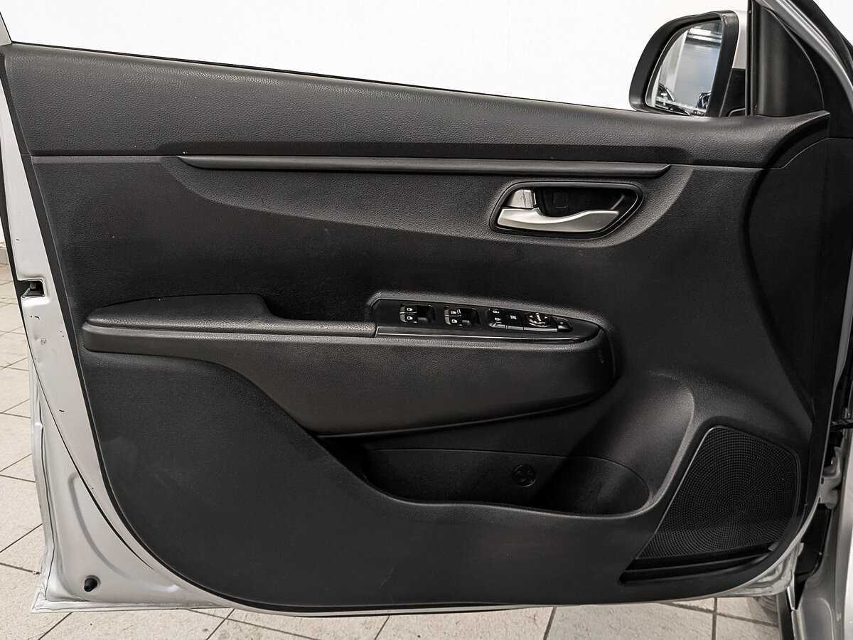 Kia Rio с пробегом — 2020 год. Фото: #17