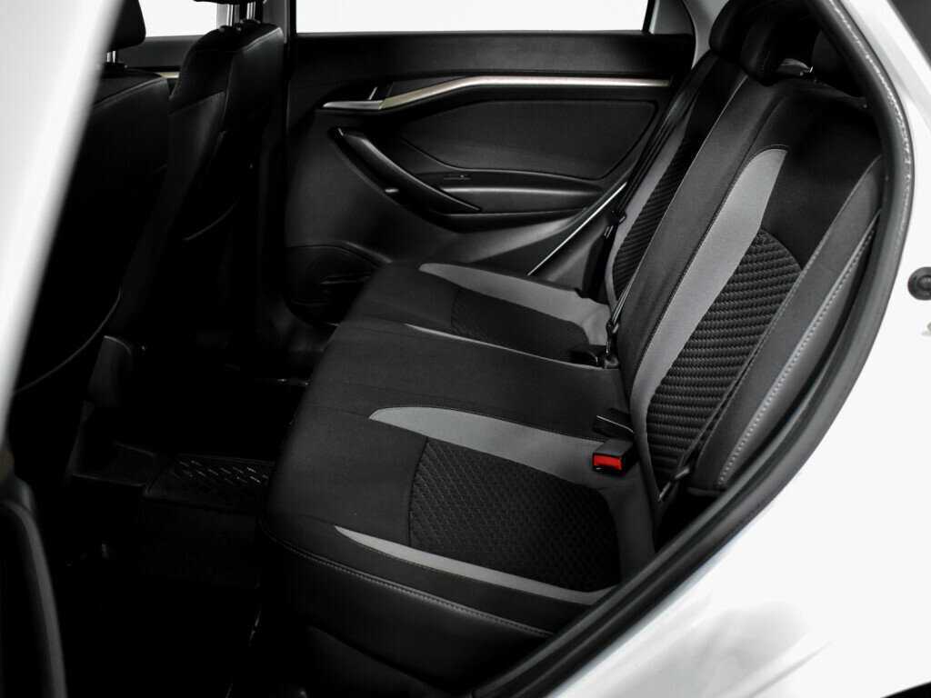 Lada (ВАЗ) Vesta с пробегом — 2016 год. Фото: #11