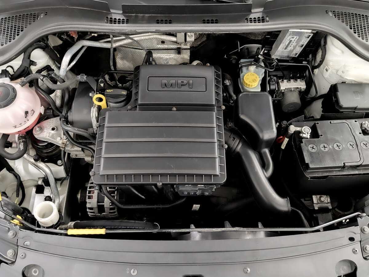 Skoda Rapid с пробегом — 2017 год. Фото: #8