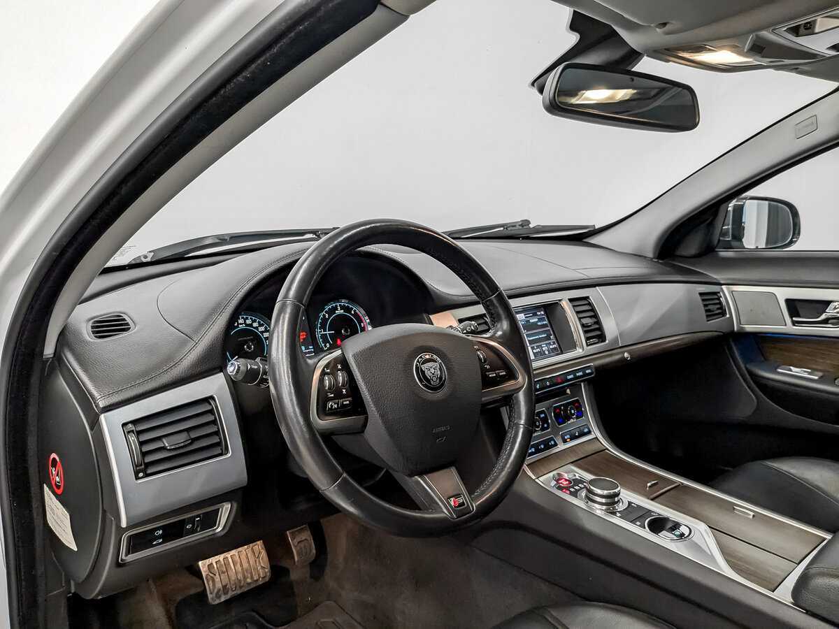 Jaguar XF с пробегом — 2014 год. Фото: #15