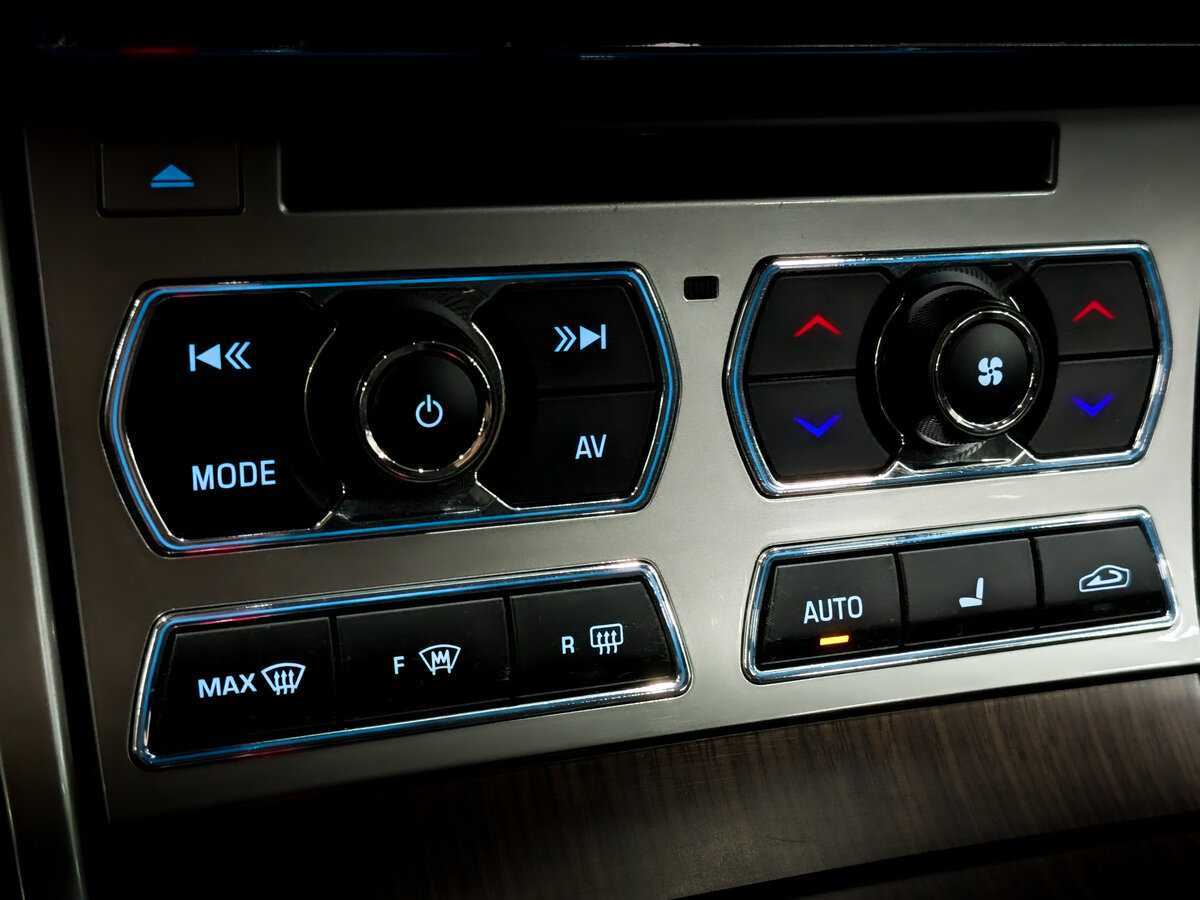 Jaguar XF с пробегом — 2014 год. Фото: #24