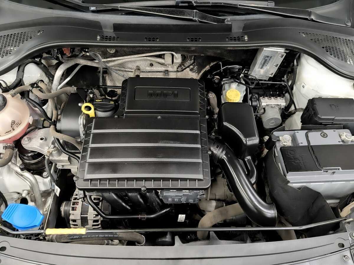 Skoda Rapid с пробегом — 2017 год. Фото: #8