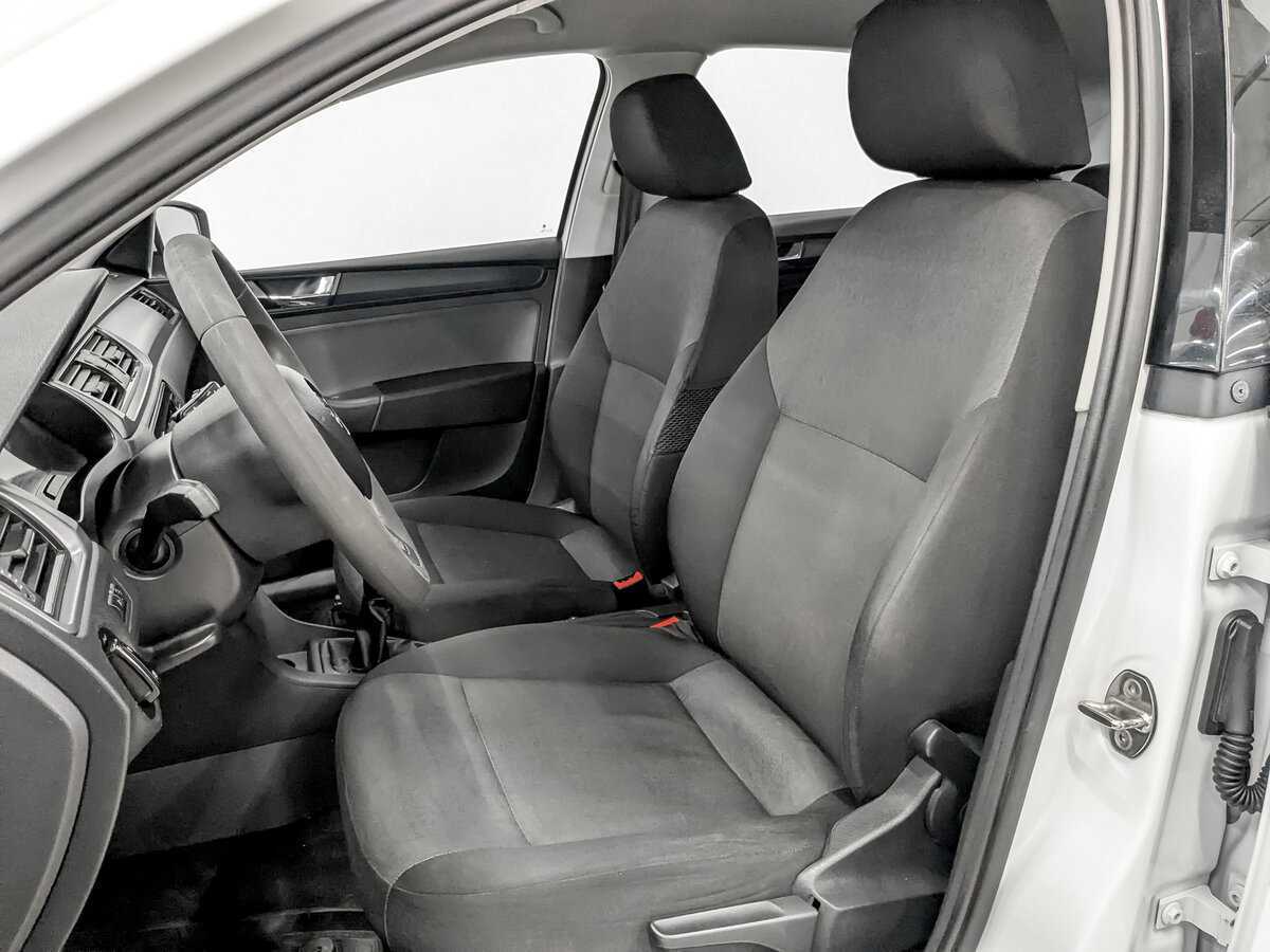 Skoda Rapid с пробегом — 2017 год. Фото: #19