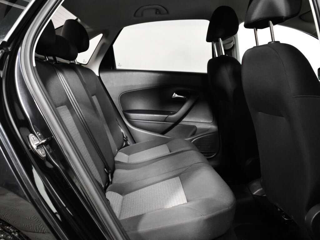 Volkswagen Polo с пробегом — 2012 год. Фото: #9