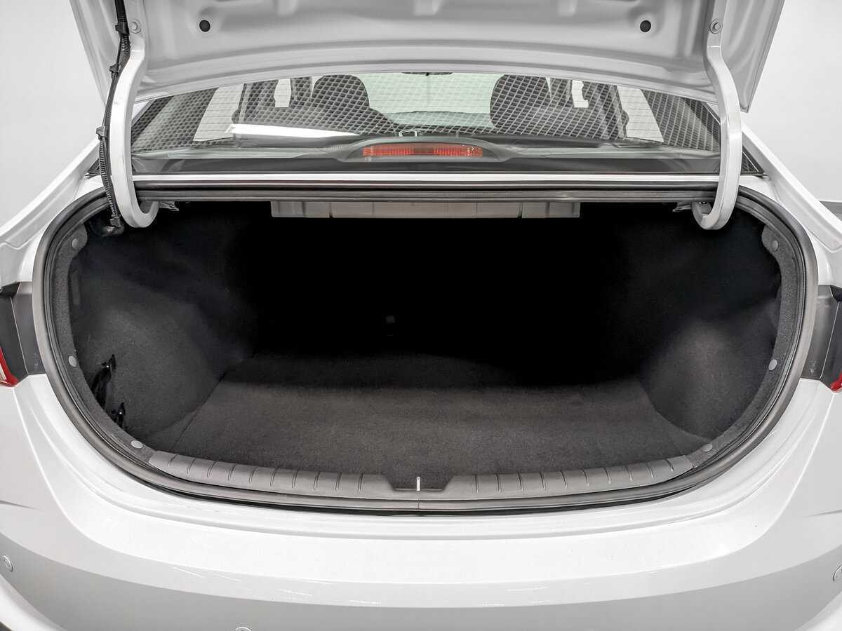 Hyundai Solaris с пробегом — 2021 год. Фото: #9