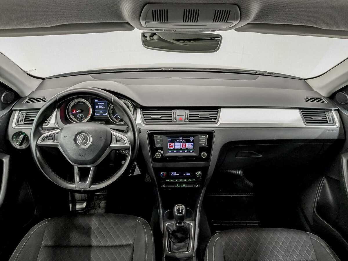 Skoda Rapid с пробегом — 2016 год. Фото: #13