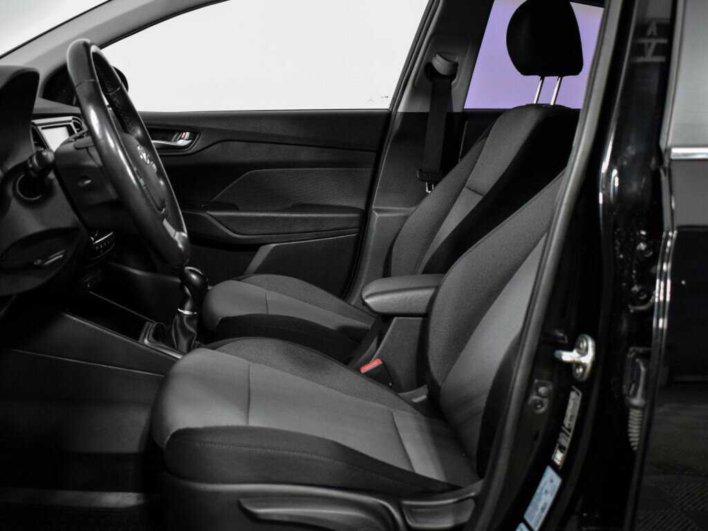 Hyundai Solaris с пробегом — 2017 год. Фото: #10