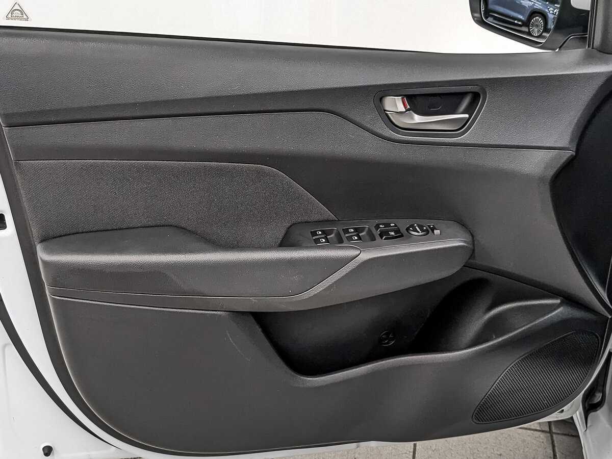 Hyundai Solaris с пробегом — 2017 год. Фото: #18