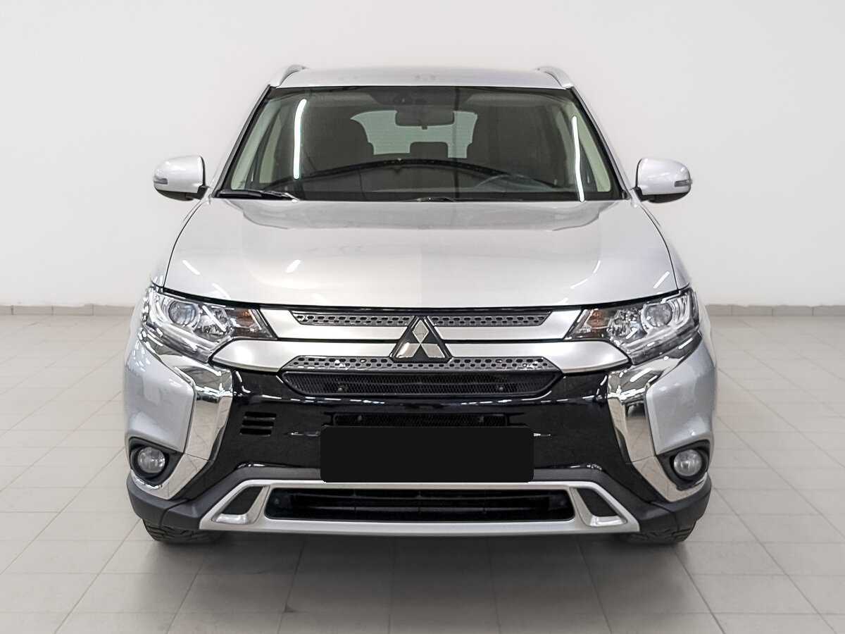 Mitsubishi Outlander с пробегом — 2020 год. Фото: #1