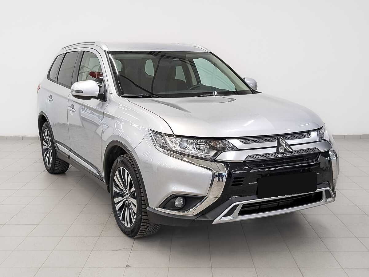 Mitsubishi Outlander с пробегом — 2020 год. Фото: #2